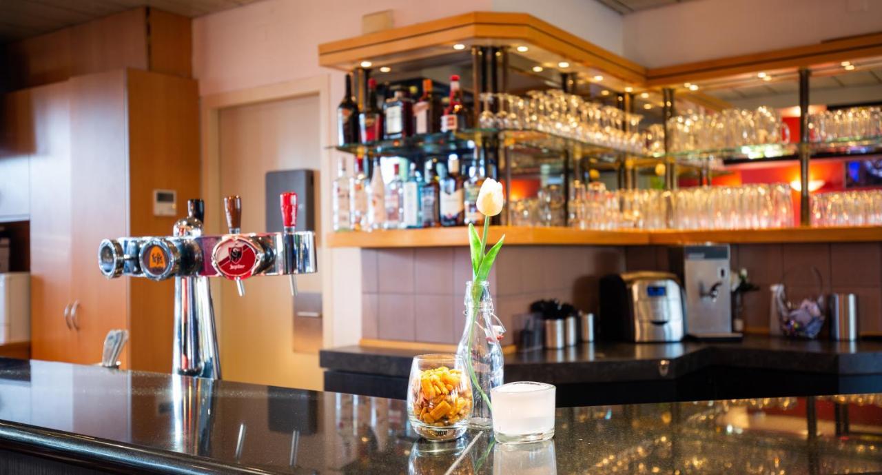 Bastion Hotel Schiphol Гофддорп Екстер'єр фото