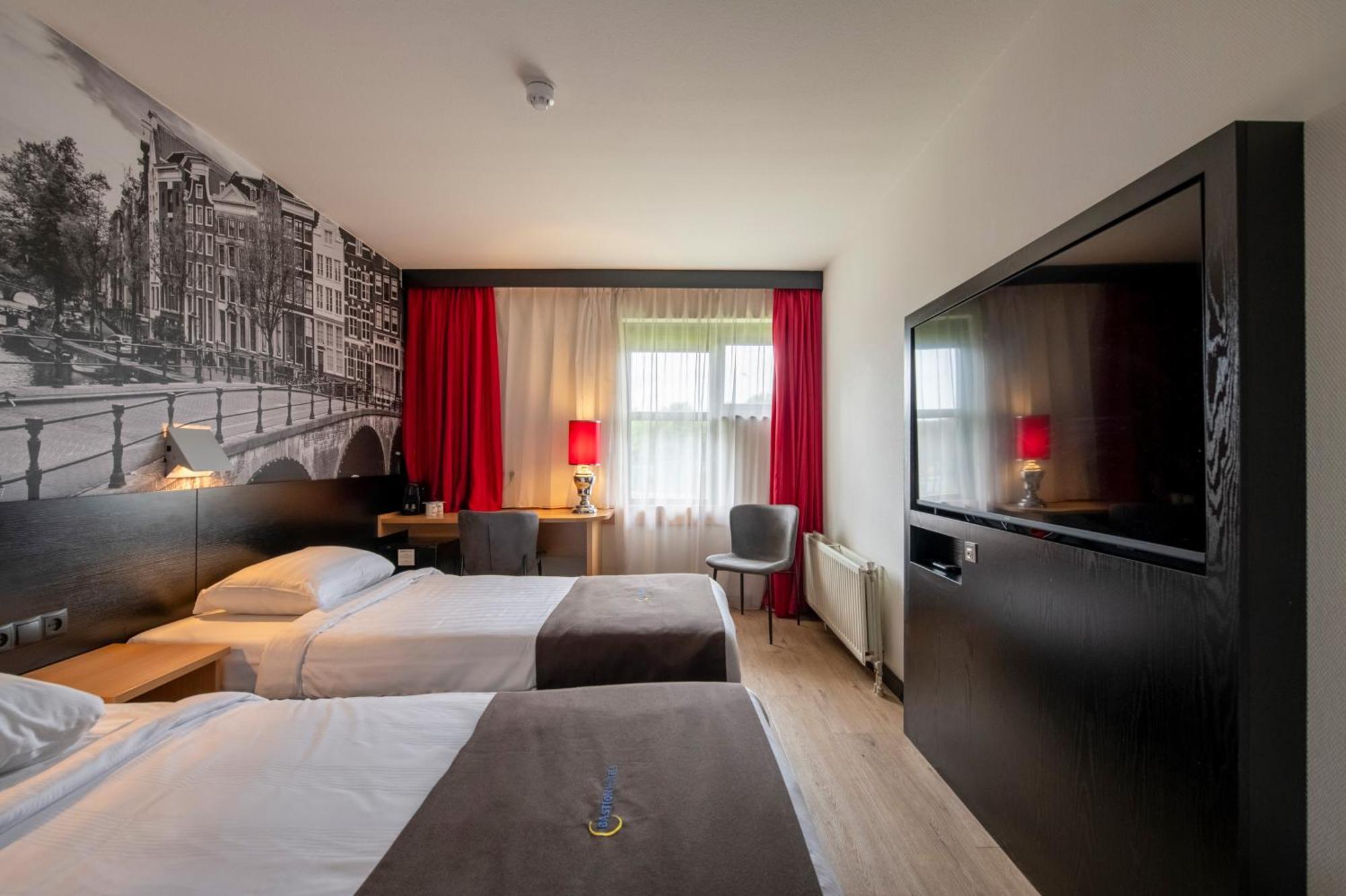 Bastion Hotel Schiphol Гофддорп Екстер'єр фото