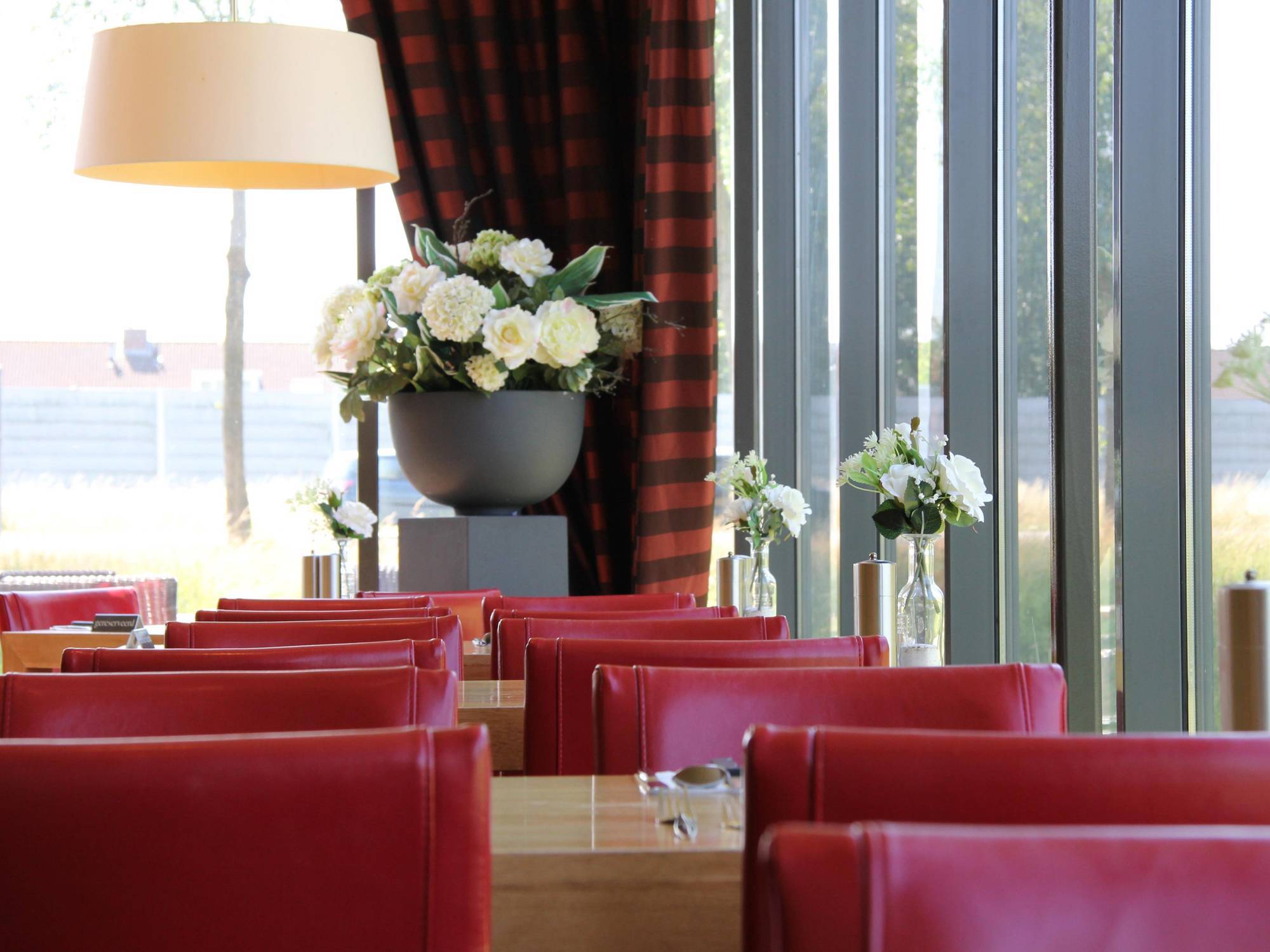 Bastion Hotel Schiphol Гофддорп Екстер'єр фото