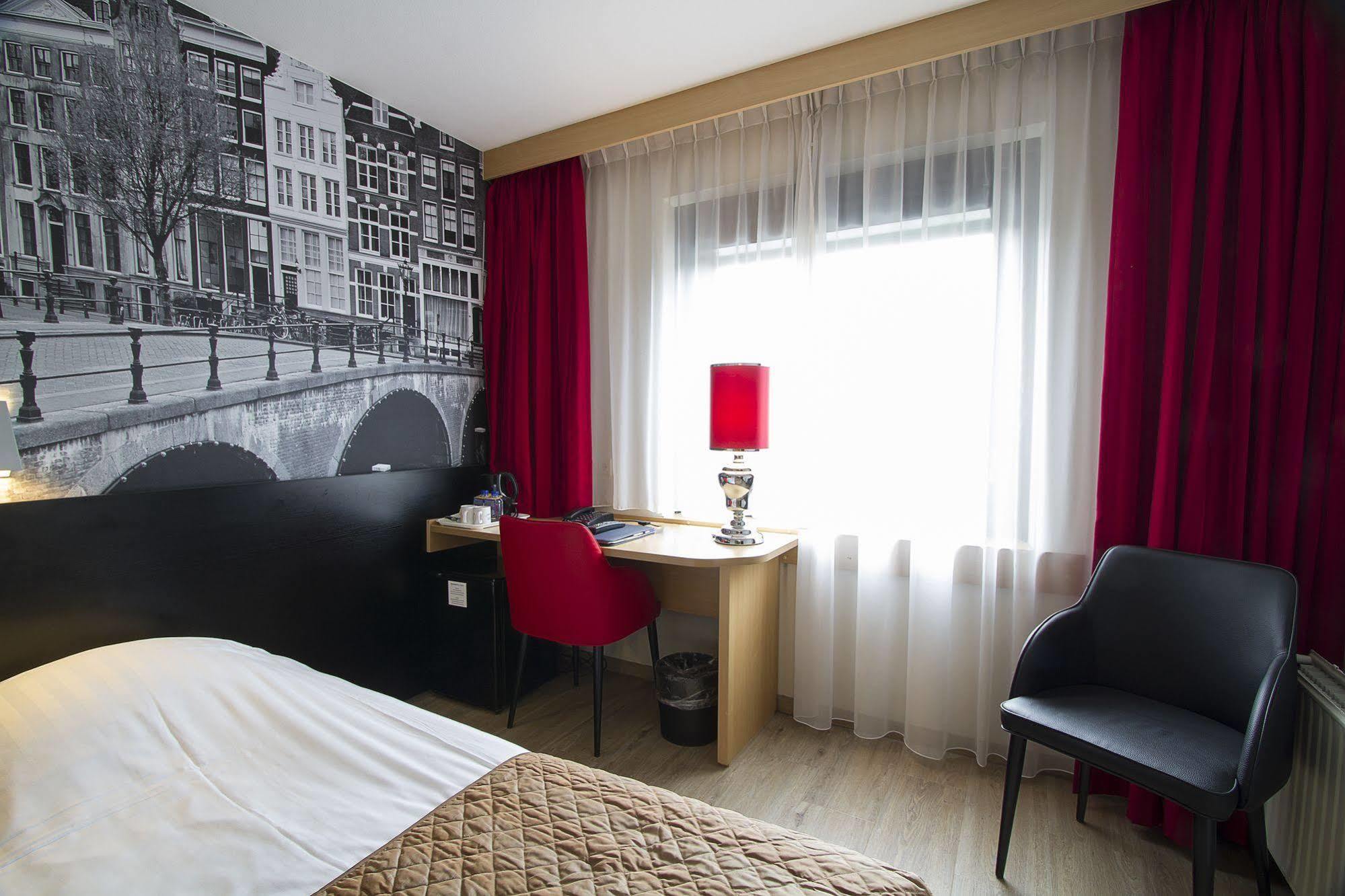 Bastion Hotel Schiphol Гофддорп Екстер'єр фото